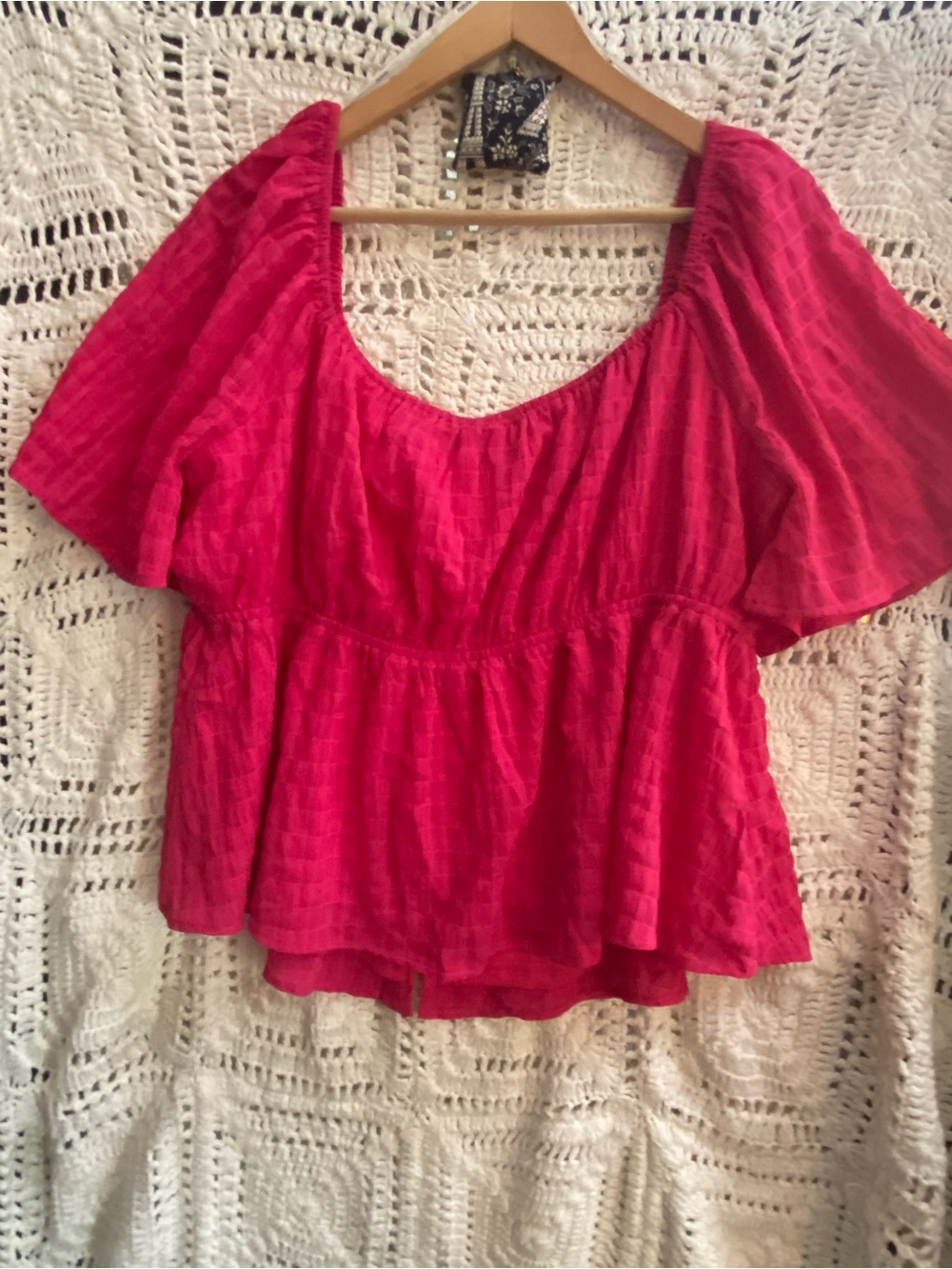 Arula Raspberry Pink Textured Peplum Blouse Size B 2X Flutter Sleeve - Picture 7 of 7